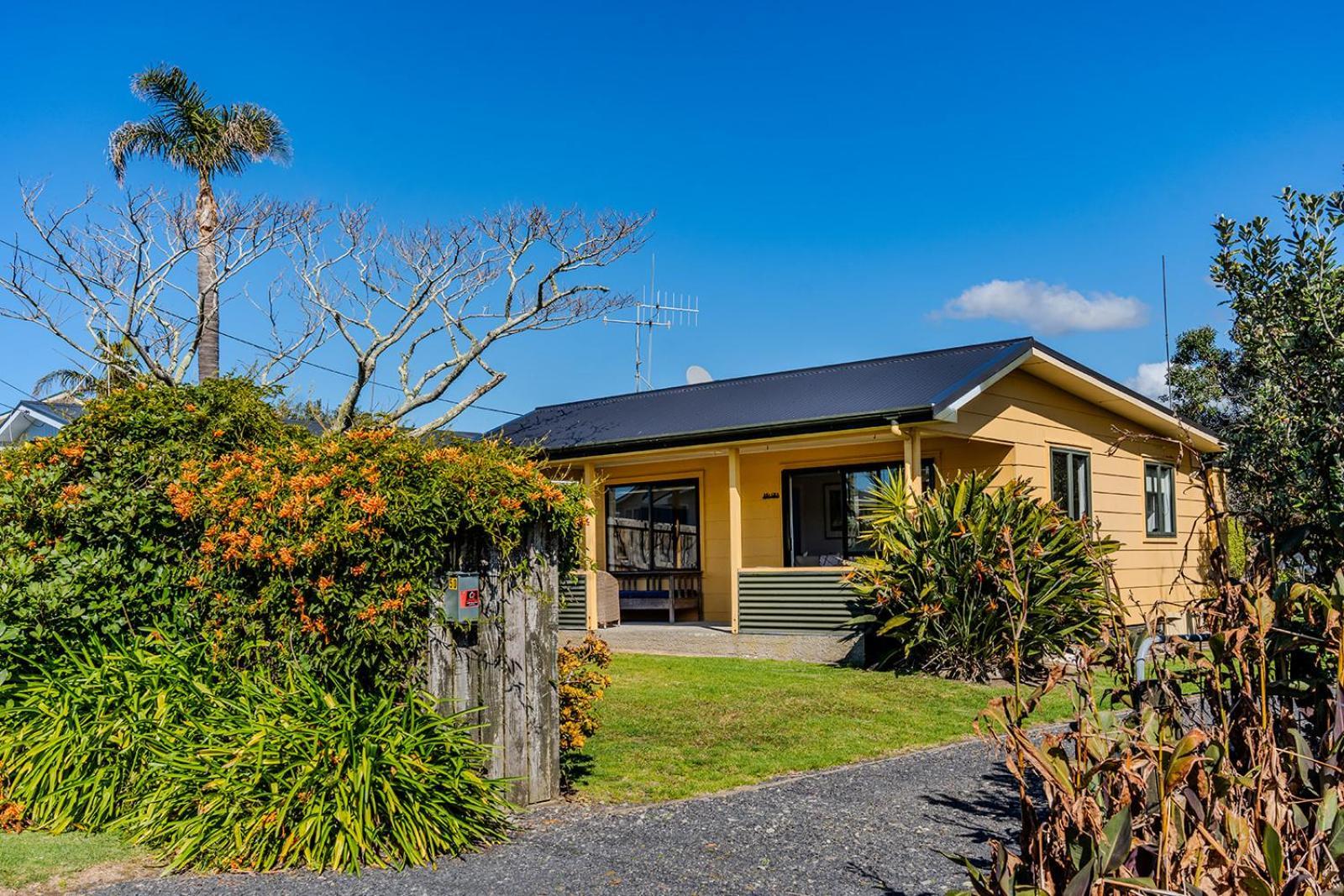 Fun Family Bach, Close To Beach And Shops! Waihi Exteriér fotografie
